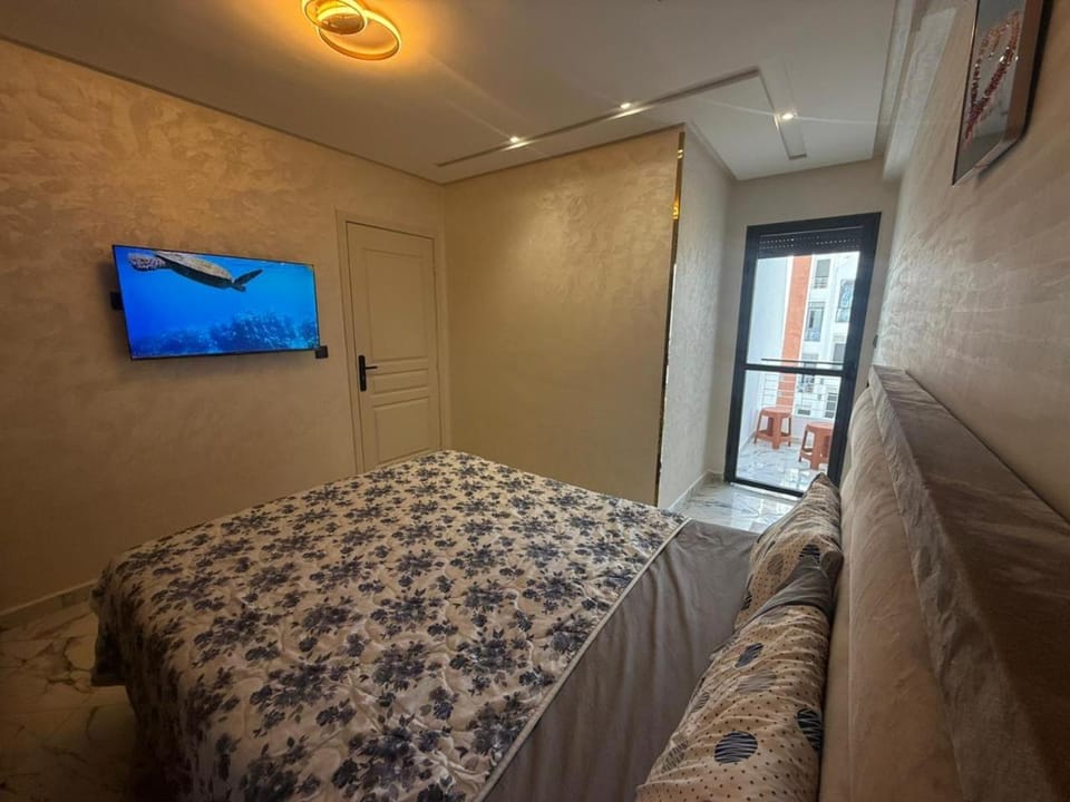 Appartement moderne, clim, Wi-Fi, parking à Tanger Apartment in Tangier