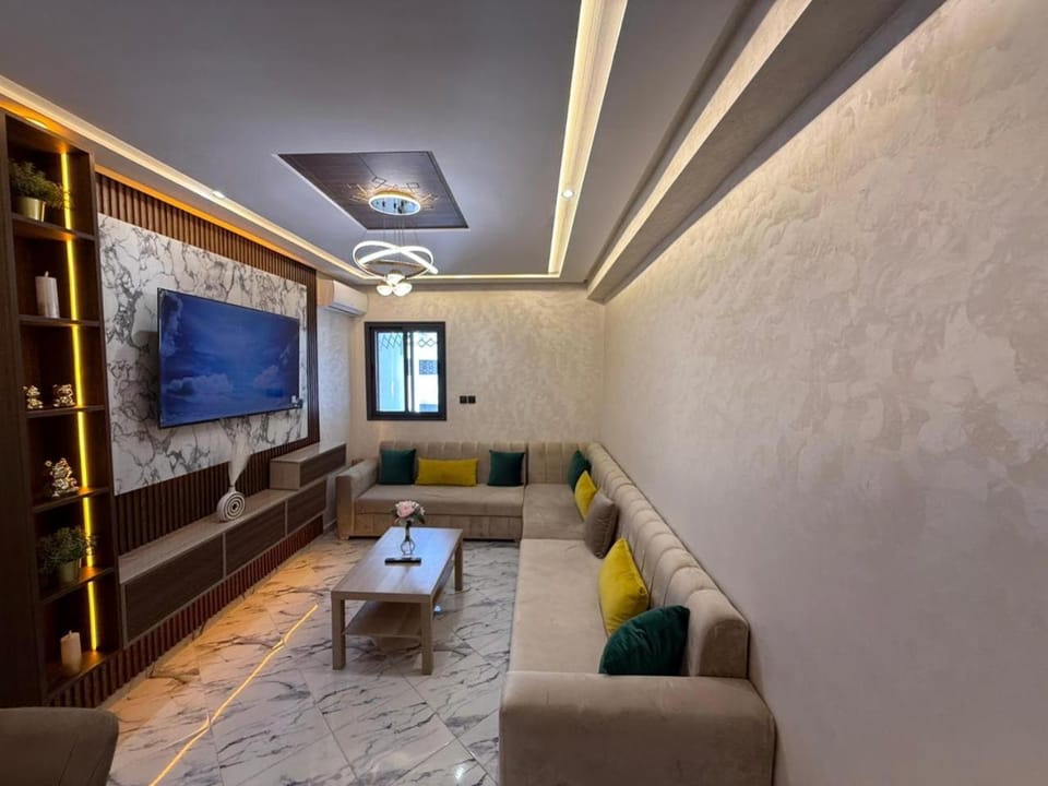 Appartement moderne, clim, Wi-Fi, parking à Tanger Apartment in Tangier