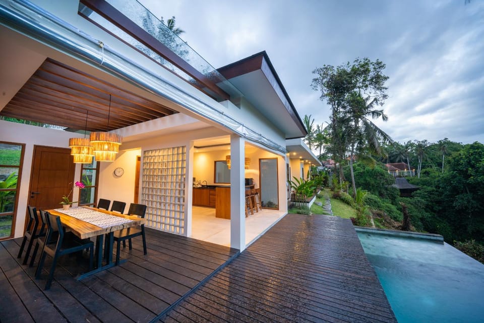 Property building, Patio, Day, Garden, View (from property/room), Balcony/Terrace, Dining area, Garden view, Pool view, Swimming pool, sunbed
