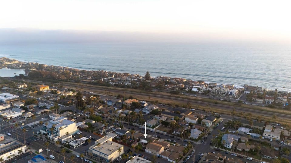 Walk to the Beach Private Backyard and Fire Pit House in Oceanside