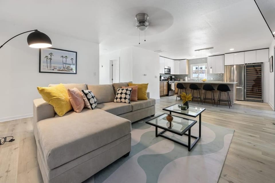 Luxury Home with Spacious Backyard - Sleeps 12 House in Poway