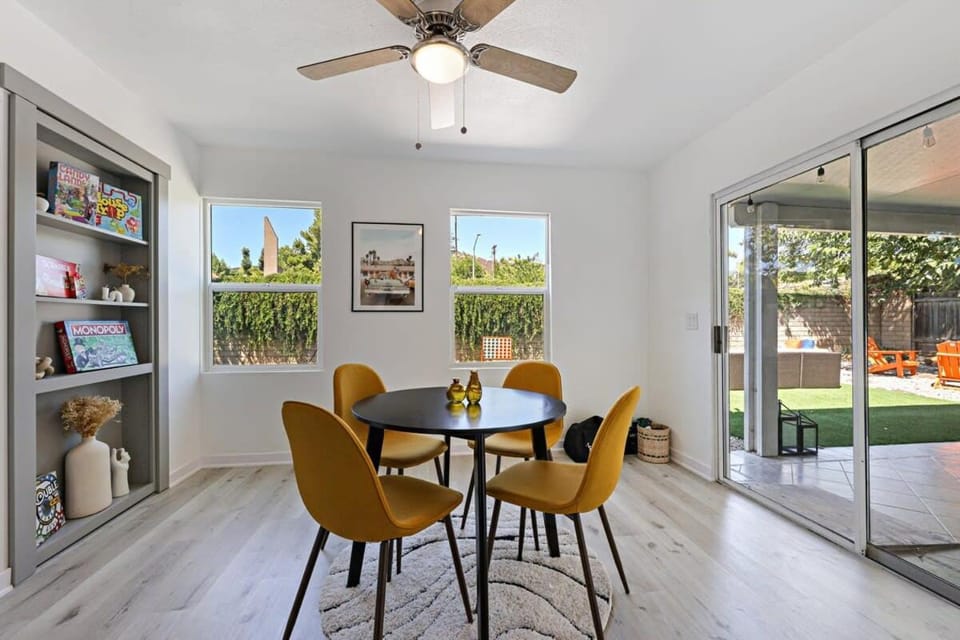 Luxury Home with Spacious Backyard - Sleeps 12 House in Poway