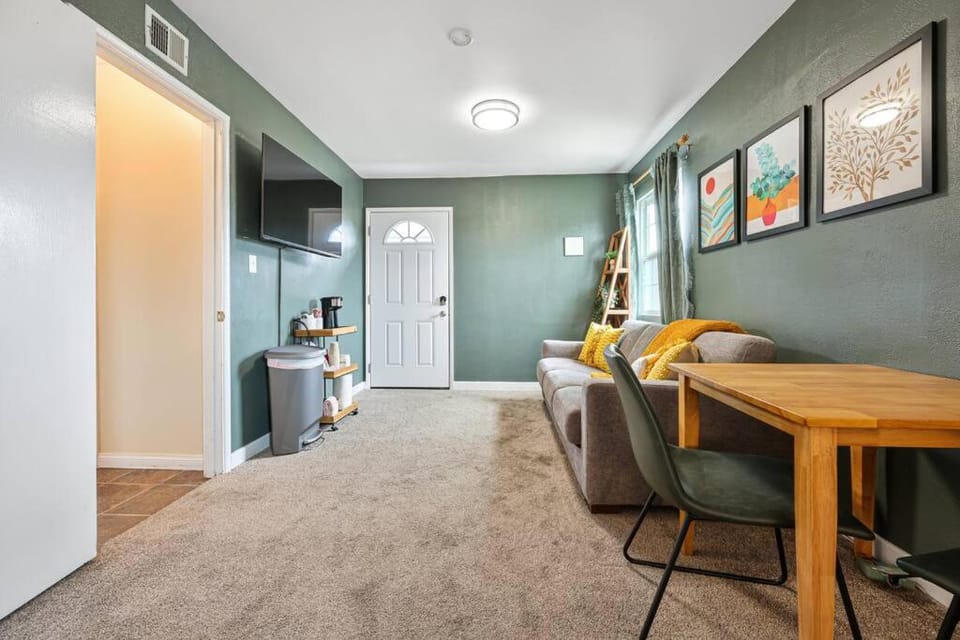 10 Mins to the Beach La Jolla and UCSD House in La Jolla