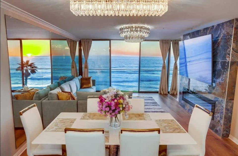 Panoramic Ocean Views Beach & Boardwalk Access House in Pacific Beach