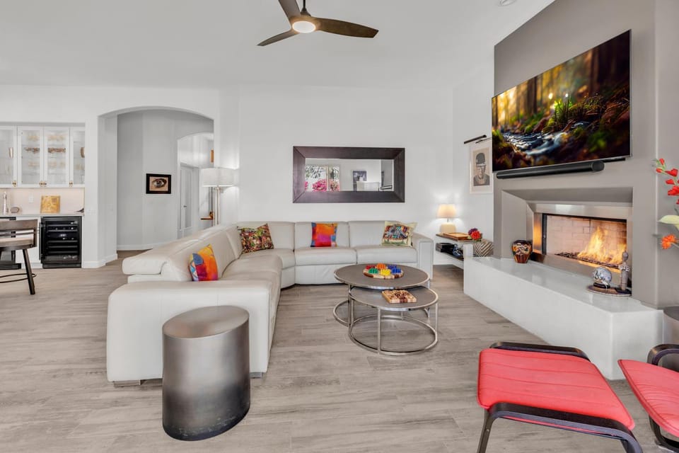 Modern, Upgraded, Resort-Style House in Chandler