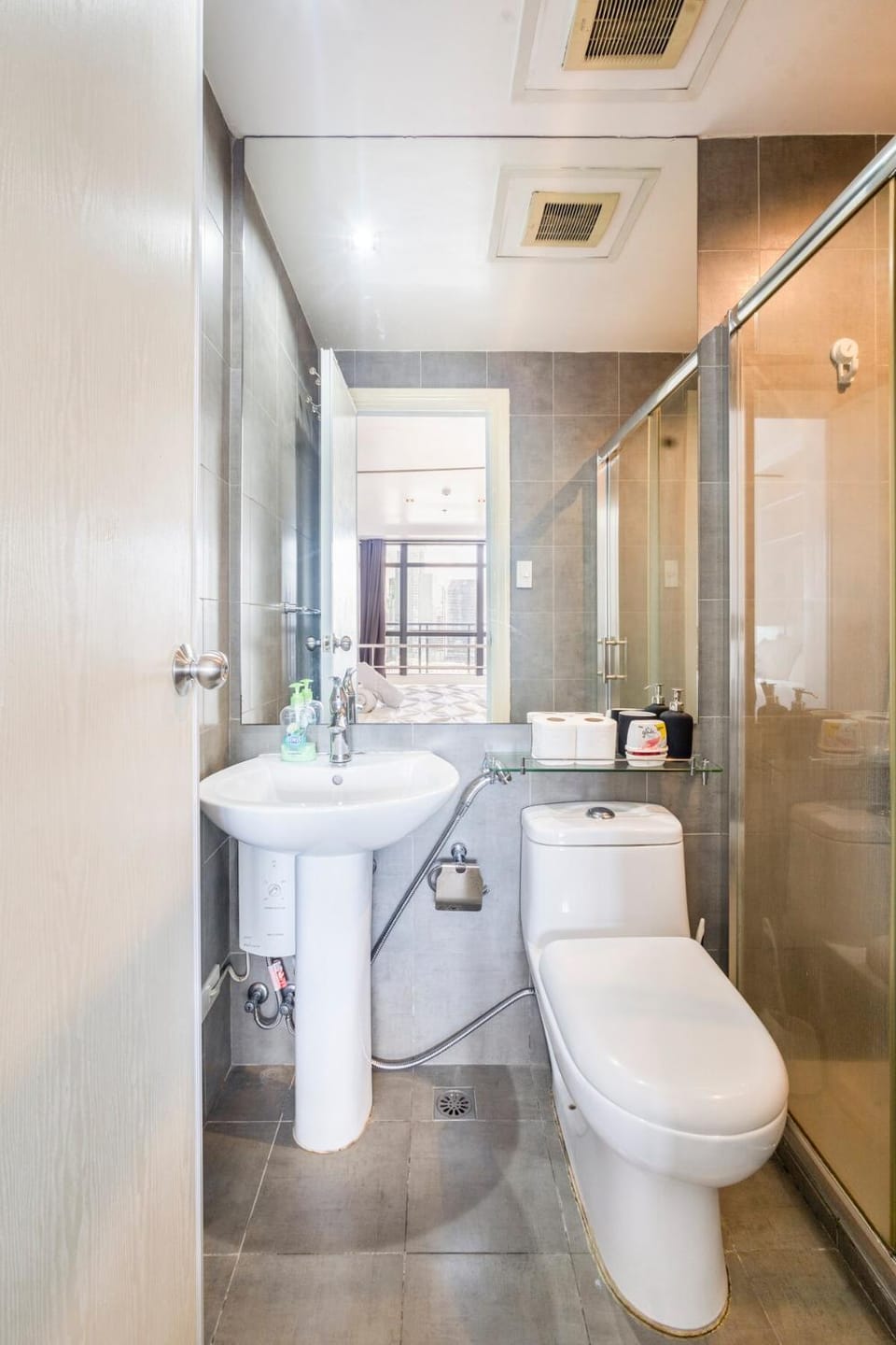 1 Bedroom Loft in Gramercy Residences Makati Apartment in Makati