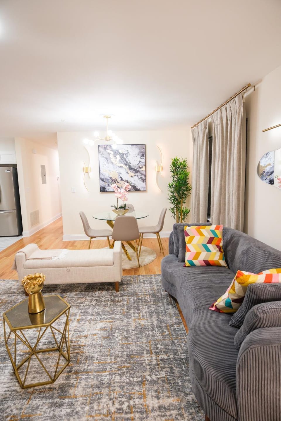 Luxira Private 3 Bedrooms House in Newark