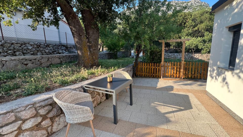 MOREBIT - between sea and mountains House in Zadar County