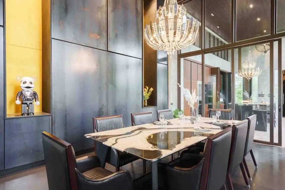Decorative detail, Dining area