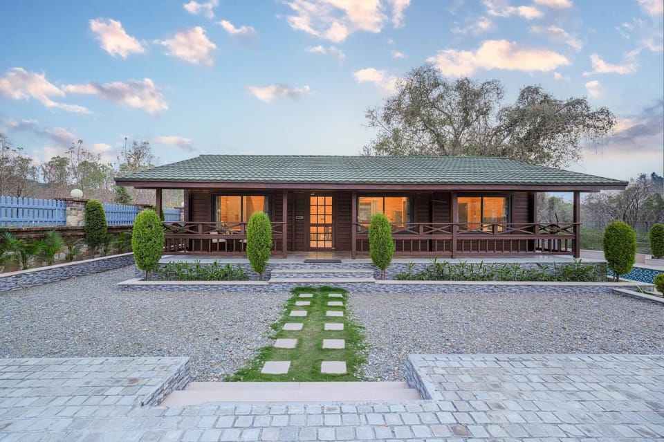 Property building, Spring, Day, Garden, Garden view