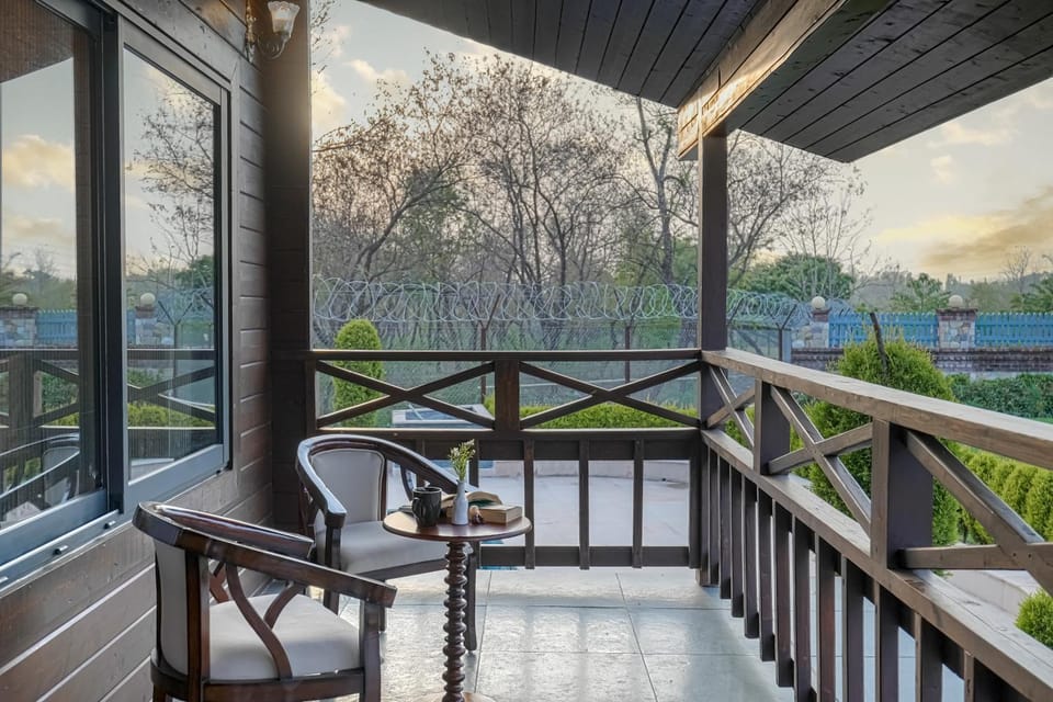 Patio, Spring, Day, Garden, View (from property/room), Balcony/Terrace, Garden view