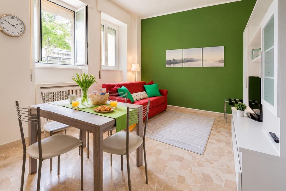 Living room, Seating area, Dining area, Evening entertainment