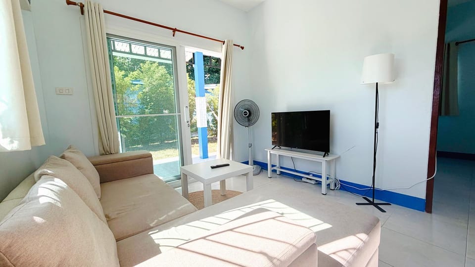 TV and multimedia, Living room, Photo of the whole room, Seating area