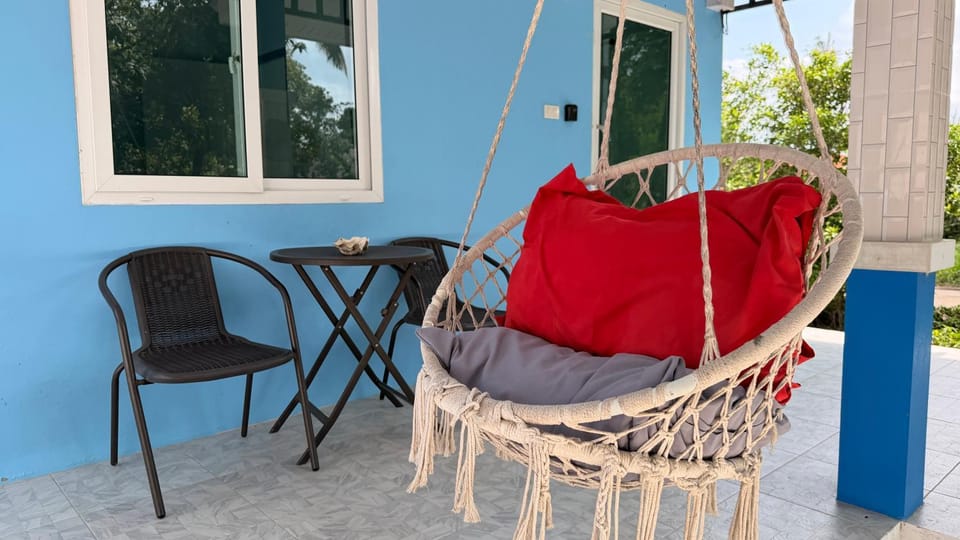 Patio, Day, Balcony/Terrace, Seating area