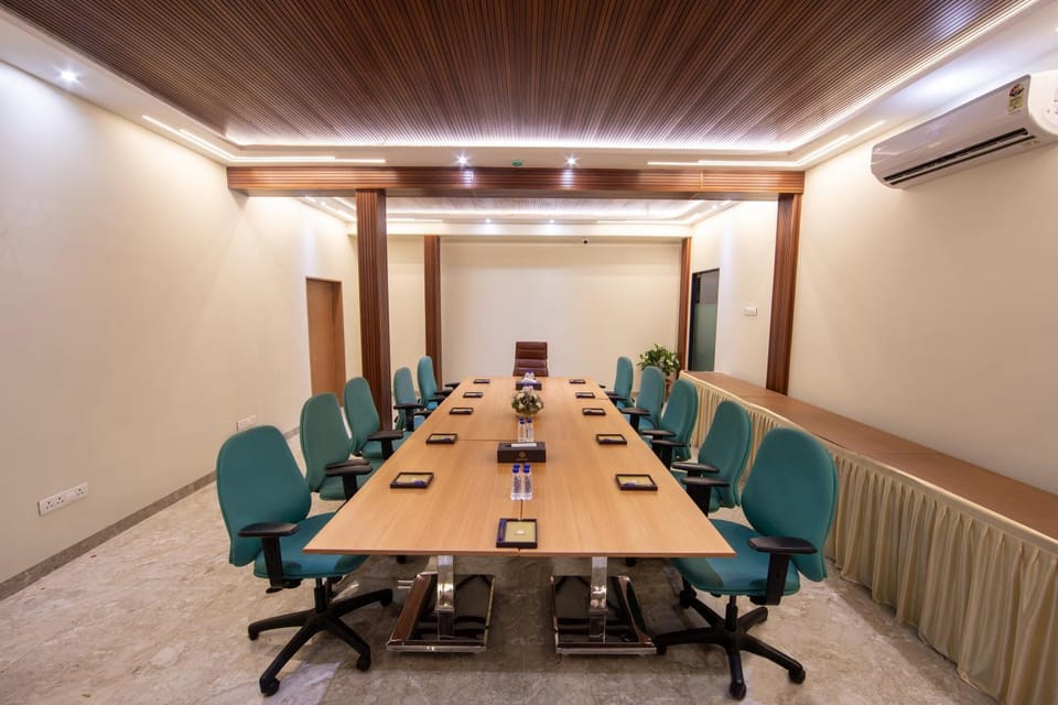 Seating area, Meeting/conference room, air conditioner