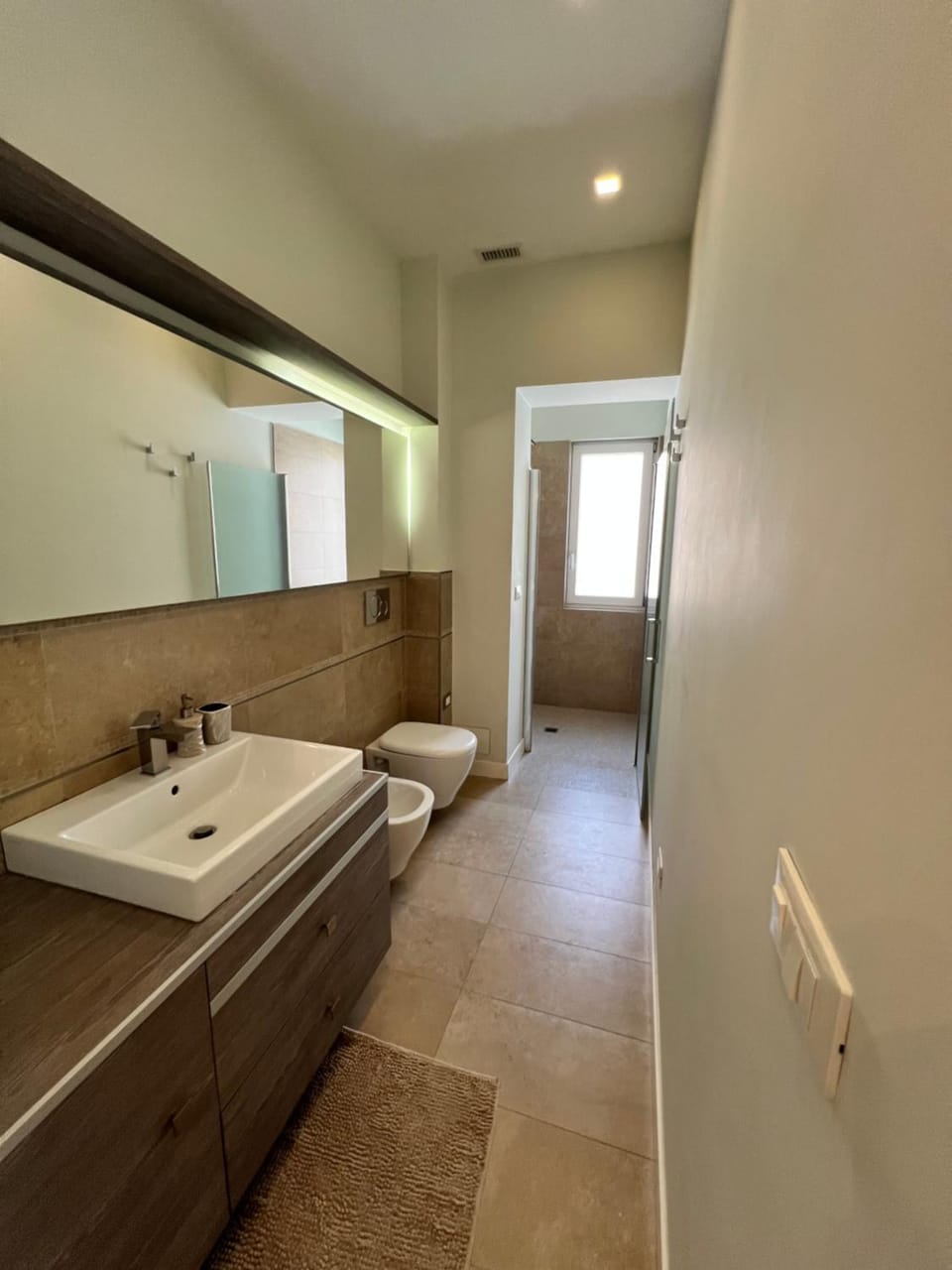 Toilet, Bathroom, Photo of the whole room, towels