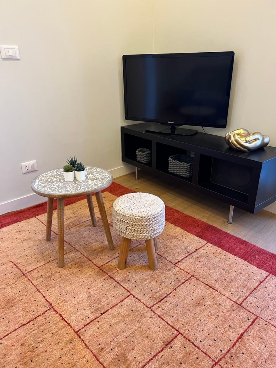 Communal lounge/ TV room, TV and multimedia, Living room, Seating area, Evening entertainment