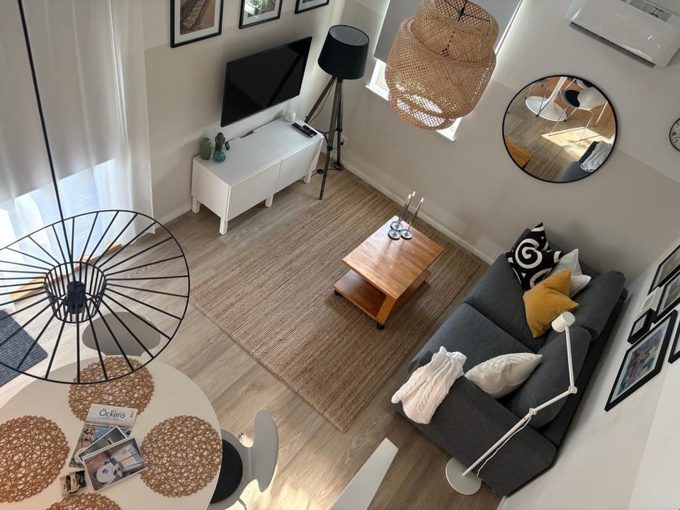 Living room, Photo of the whole room, Seating area