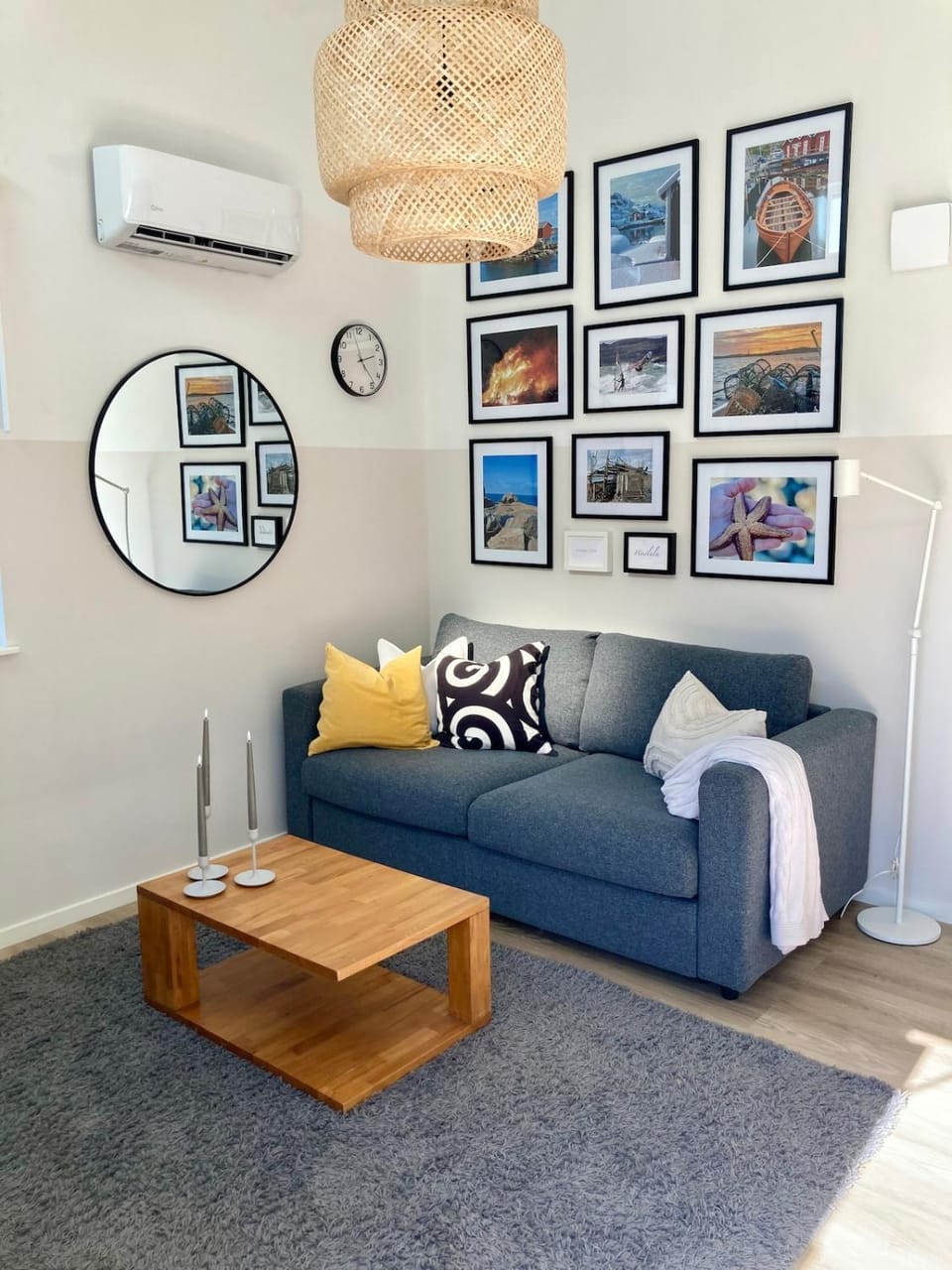 Living room, air conditioner