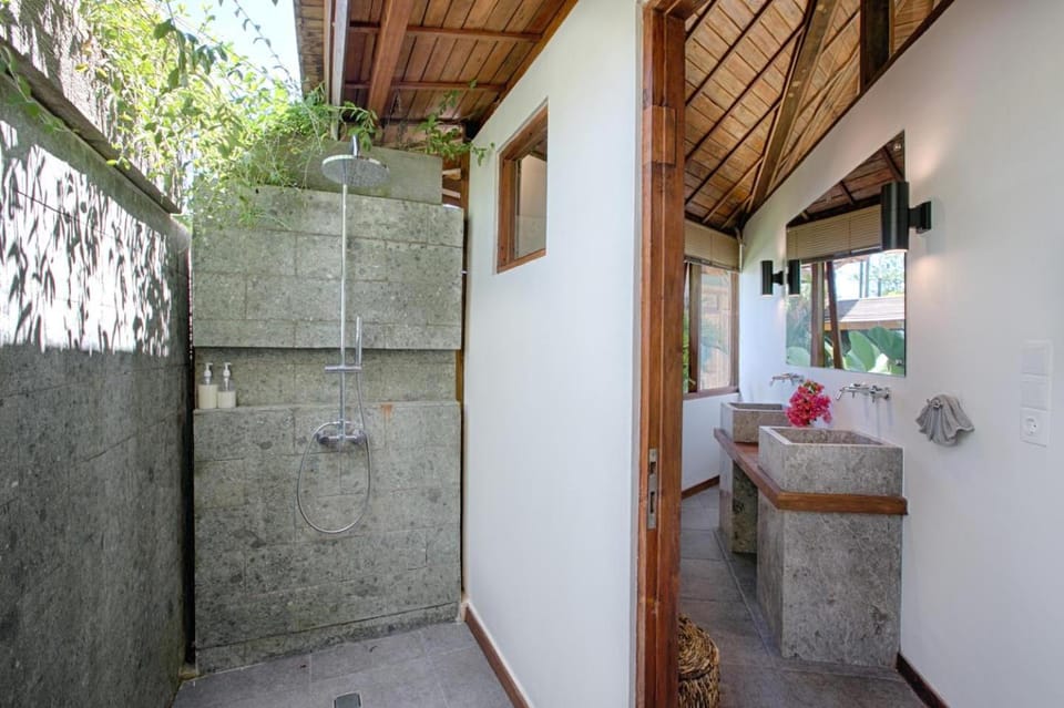 Shower, Bathroom, towels