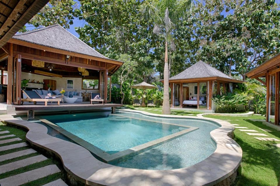 Garden, Garden view, Pool view, Swimming pool, sunbed