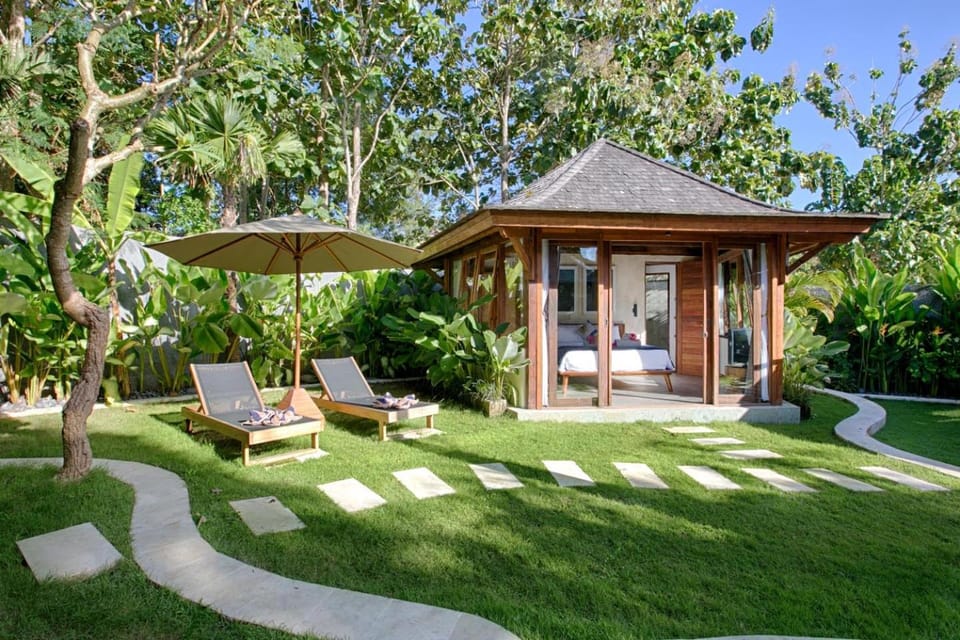 Garden, Garden view, Pool view, sunbed
