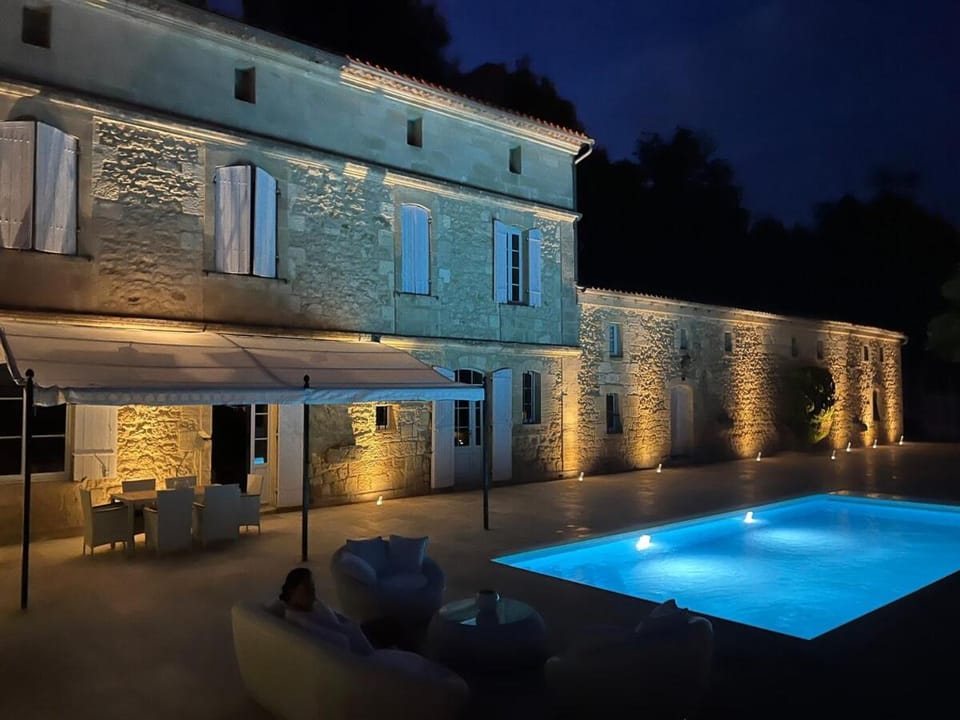 Ancien Château viticole Villa in Nouvelle-Aquitaine