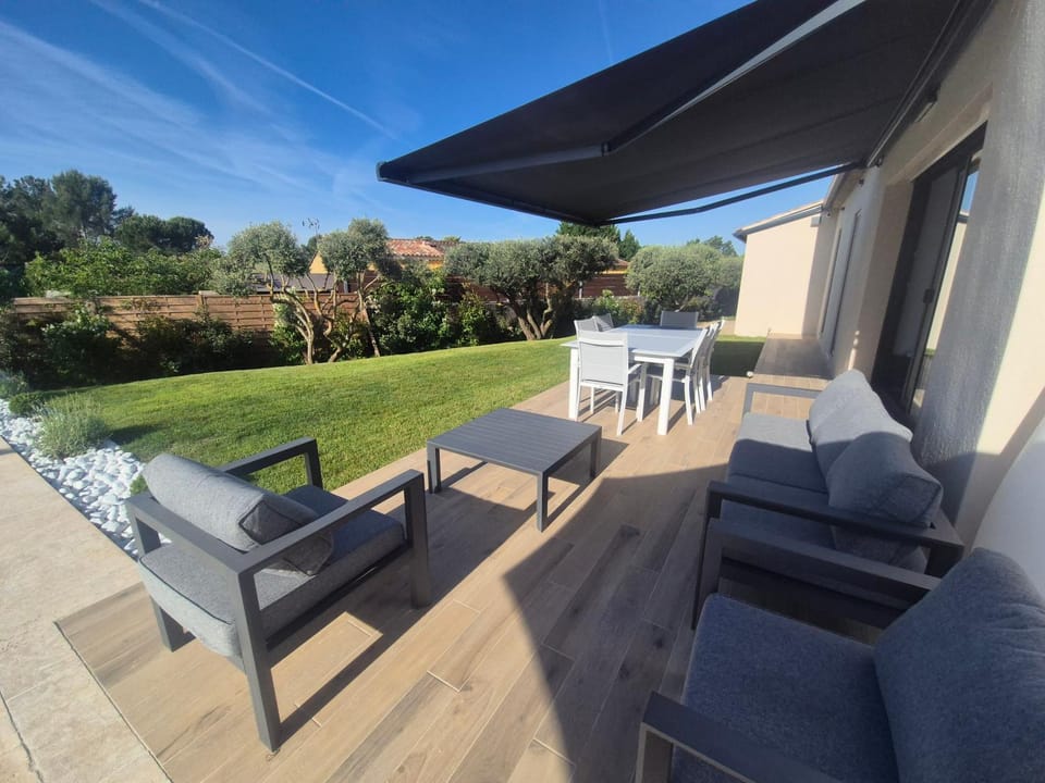 Villa neuve avec piscine,Jacuzzi aux portes du Verdon Villa in Aups