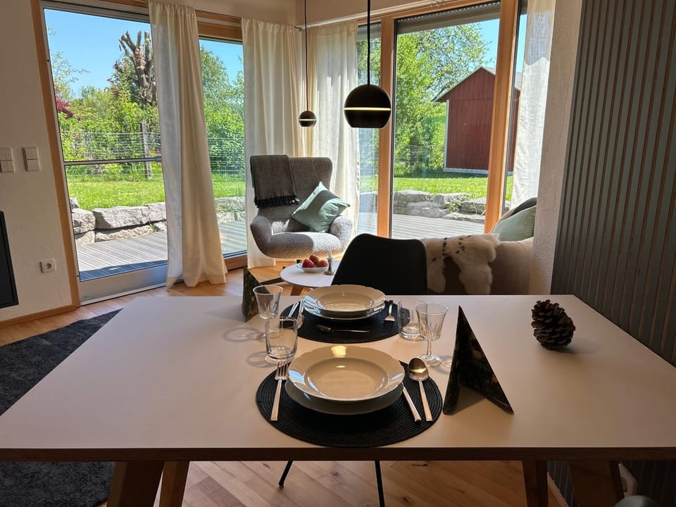 Living room, Seating area, Dining area