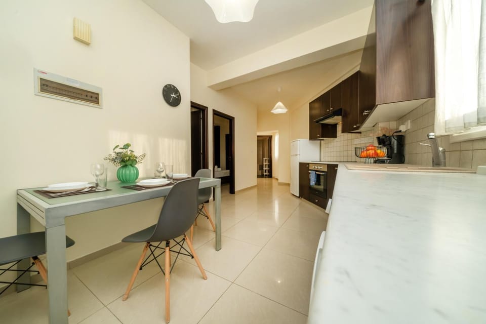 Dining area, kitchen