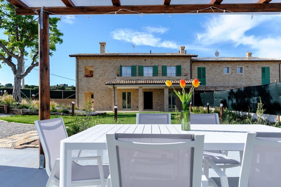 Patio, Dining area