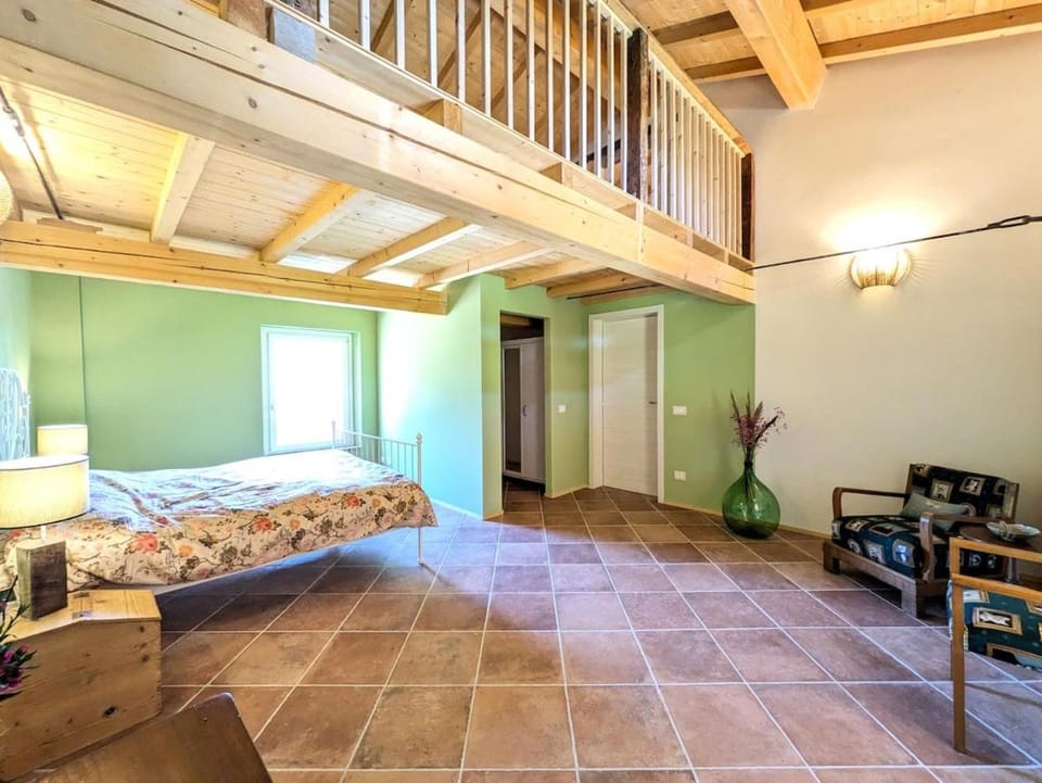 Bed, Photo of the whole room