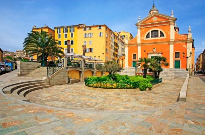 Nearby landmark, Landmark view