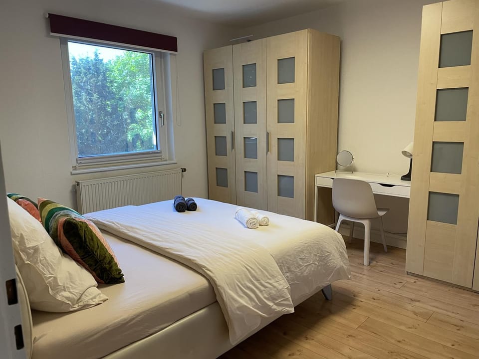 Bed, Photo of the whole room, Bedroom