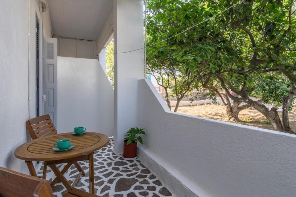Patio, Day, Balcony/Terrace, Dining area, Garden view