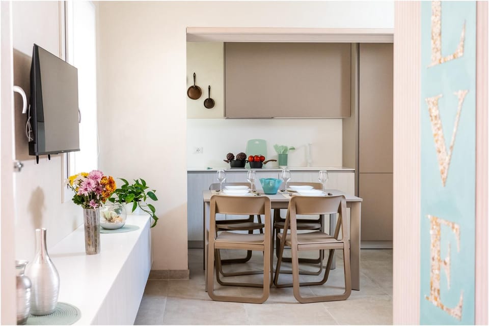 TV and multimedia, Kitchen or kitchenette, Dining area