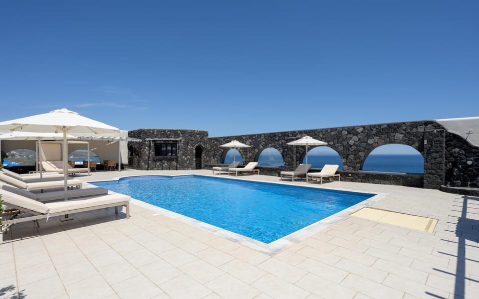 Day, Swimming pool
