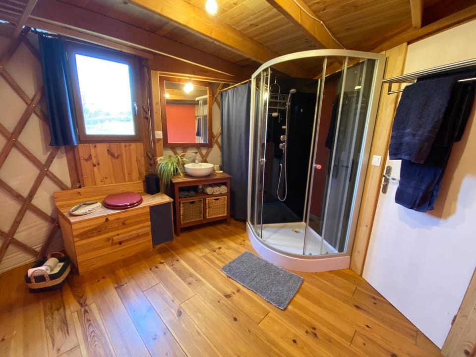 Yourte Brigîte Luxury tent in Auvergne-Rhône-Alpes