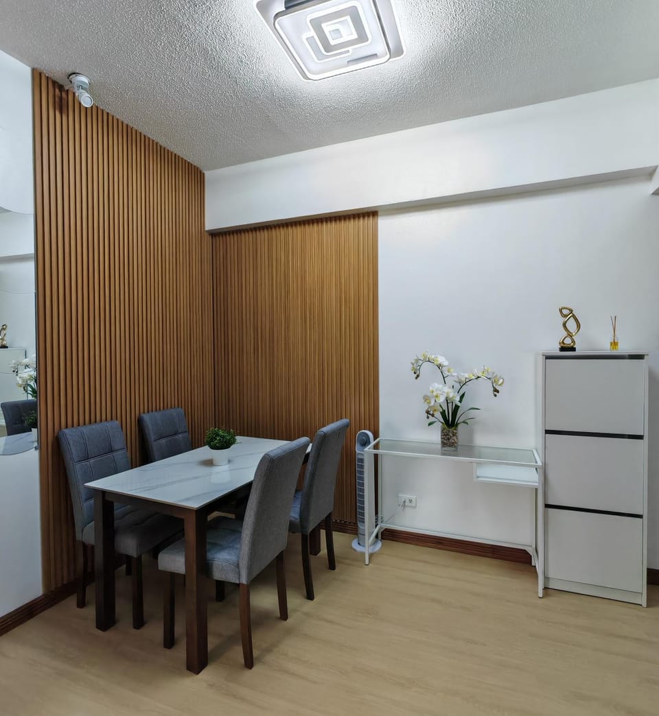 Forbes Town Apartment hotel in Makati