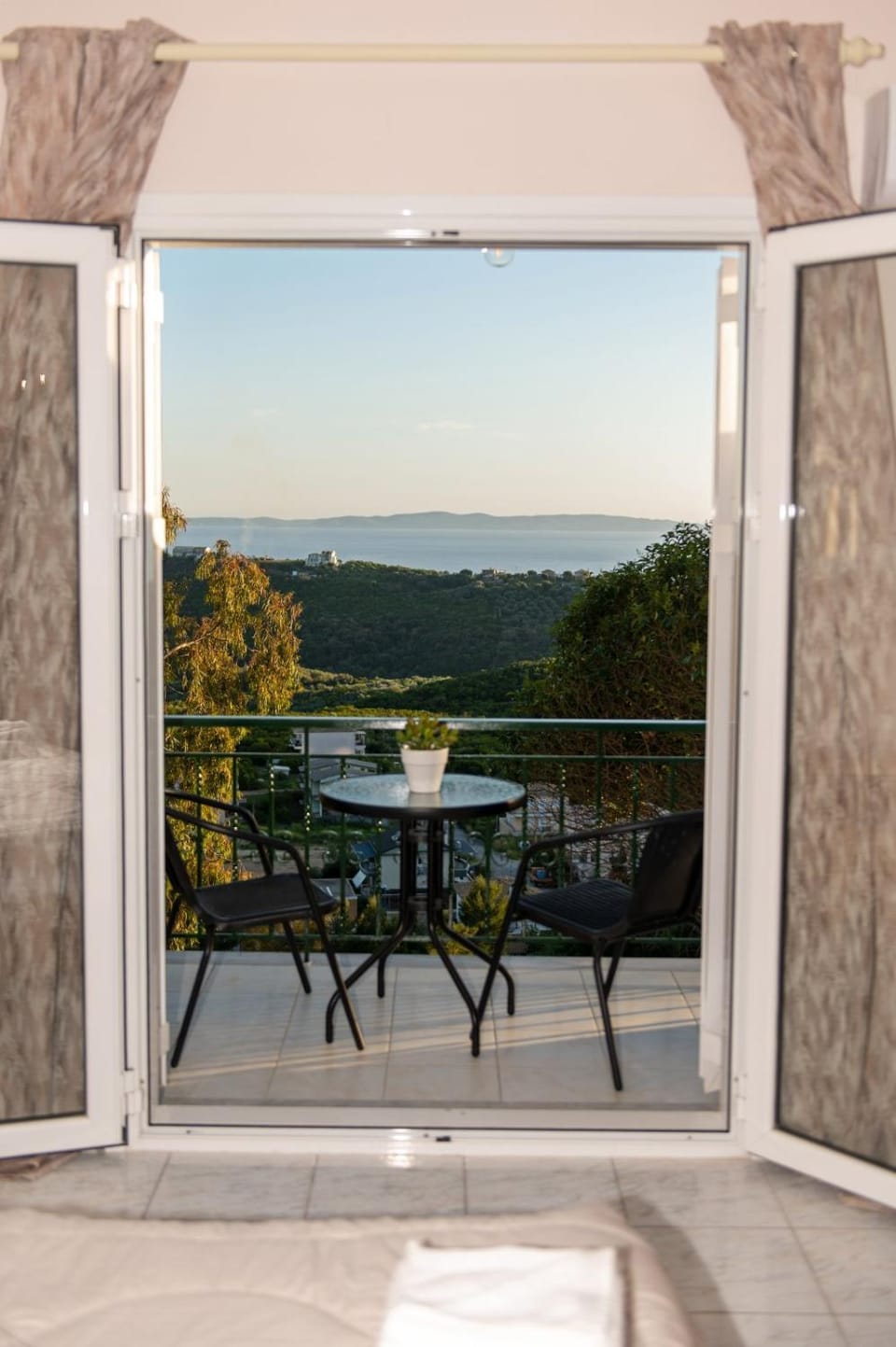 Sea and mountain hotel Hotel in Peloponnese, Western Greece and the Ionian