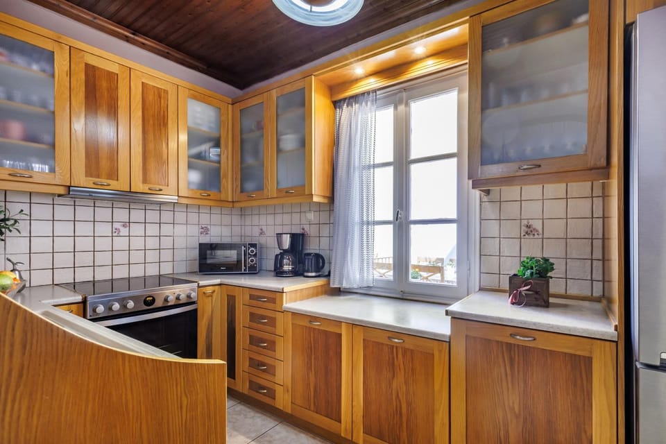 Kitchen or kitchenette, oven, stove