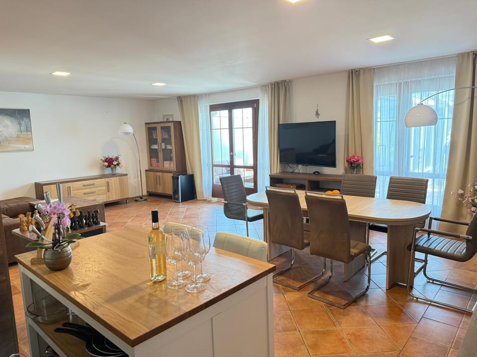 TV and multimedia, Living room