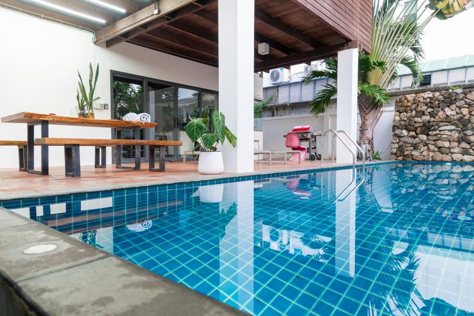 Swimming pool