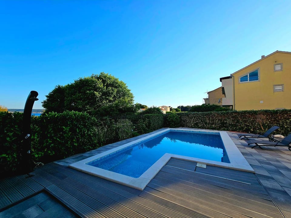 Day, Garden, View (from property/room), Sea view, Swimming pool, sunbed