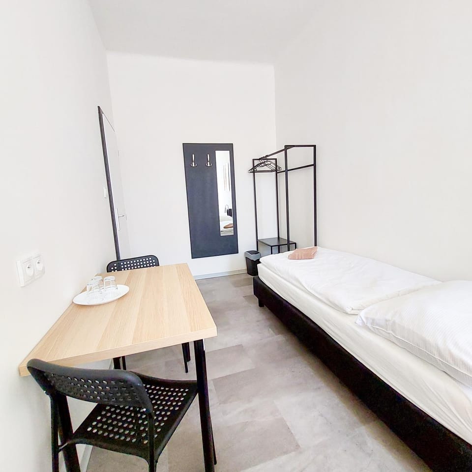 Bed, Photo of the whole room, Seating area, Bedroom, Area and facilities