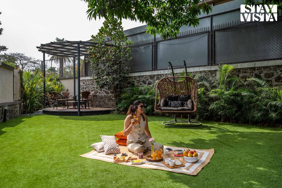People, Garden, Food and drinks