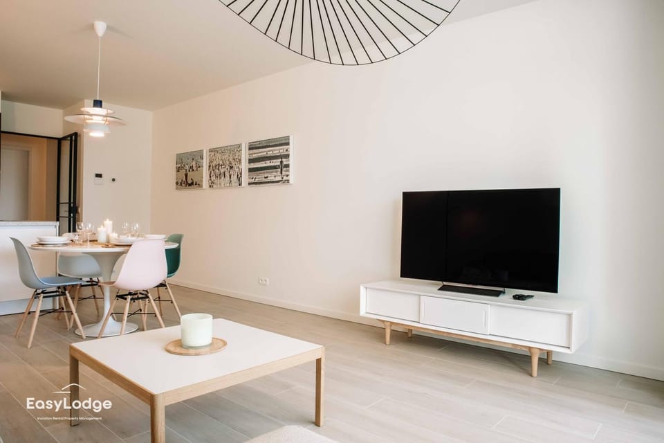 TV and multimedia, Seating area