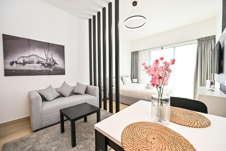 Chic Studio in Prime JVC Spot - Holiday Boulevard Apartment in Dubai
