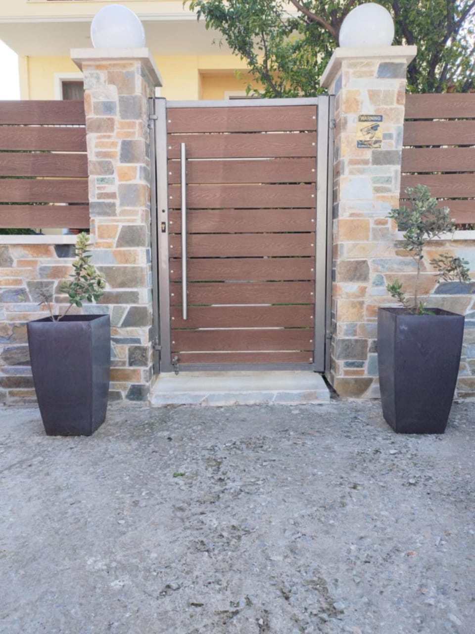 Facade/entrance