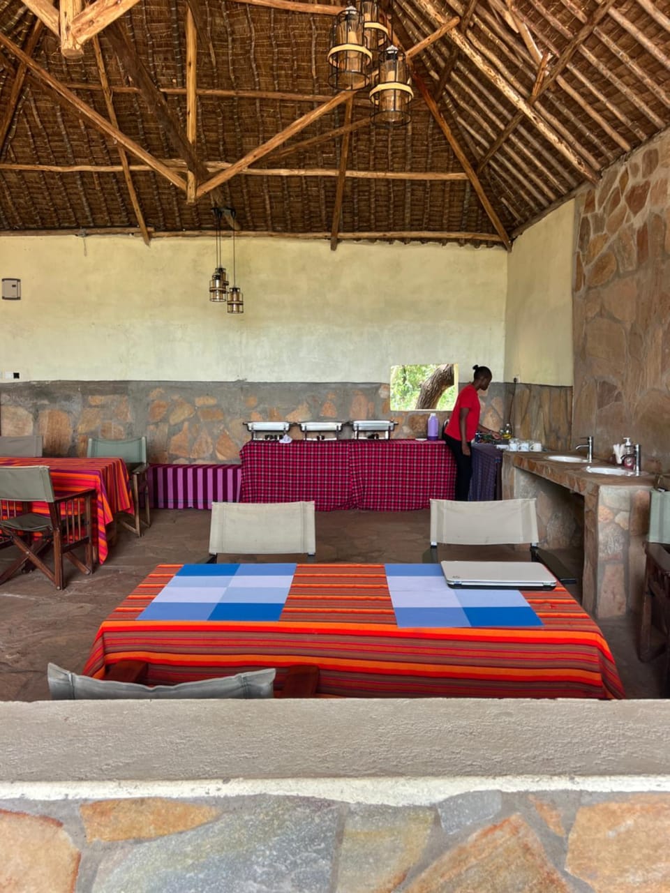 Restaurant/places to eat, Banquet/Function facilities, Breakfast